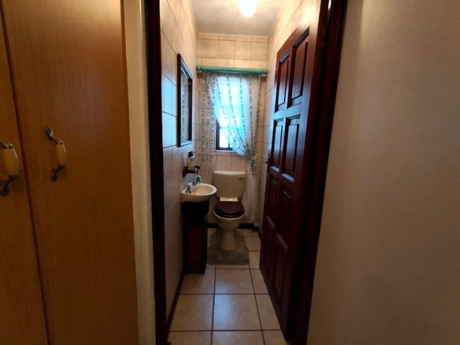 4 Bedroom Property for Sale in Oos Einde North West